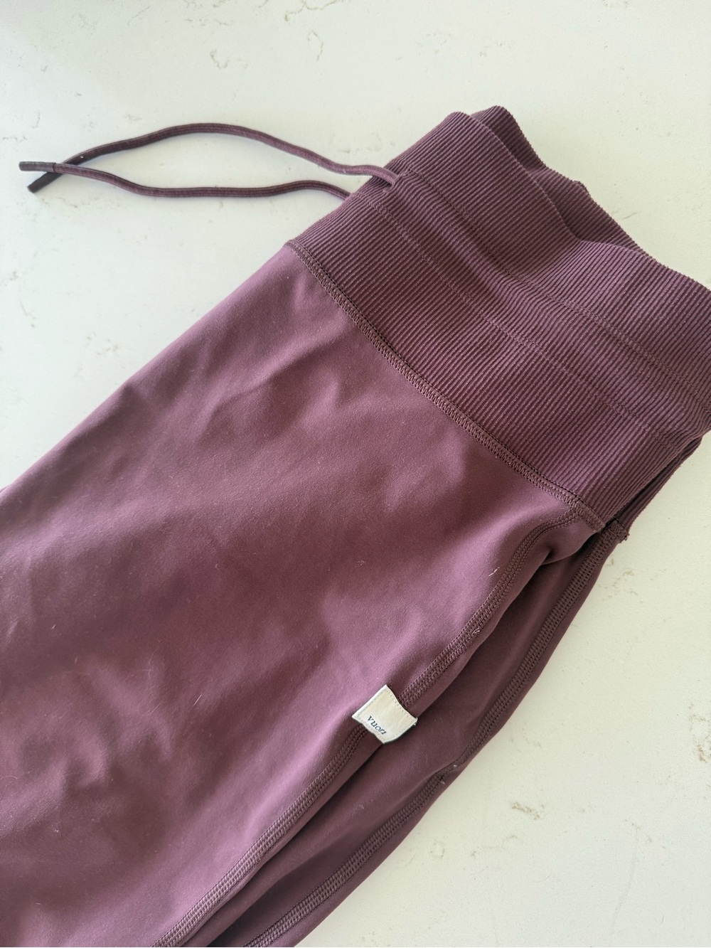 Vuori Women's Track Joggers in Plum